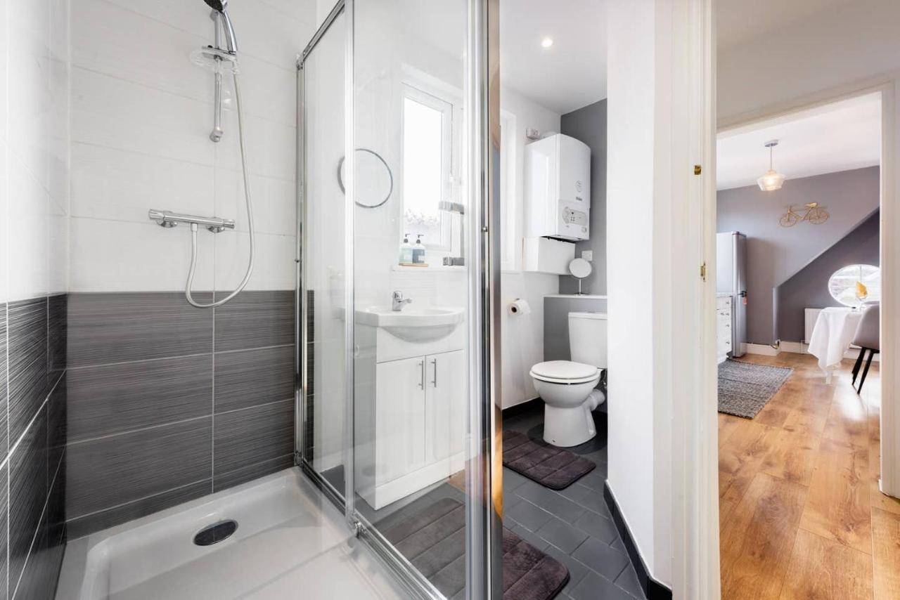 The Bluebird - One Bedroom Apartment In Watford 沃特福德 外观 照片
